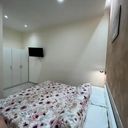 Casa Ferdinandea * Catánia